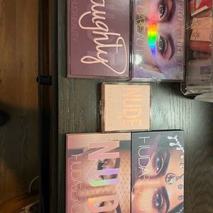 5 Huda beauty eyeshadow palettes